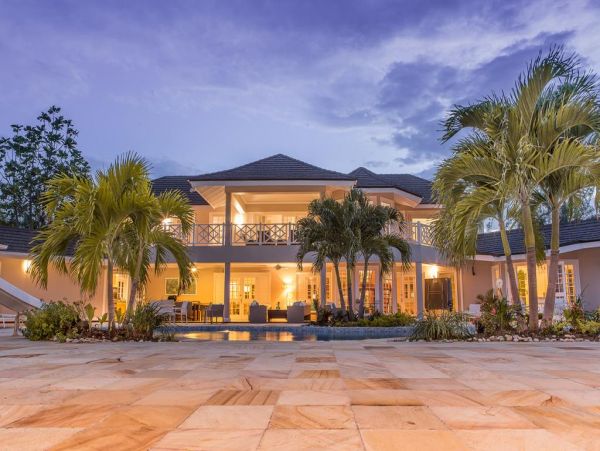 Beachfront Jamaica 7 Bedroom Villa with Pool Sleeps 18