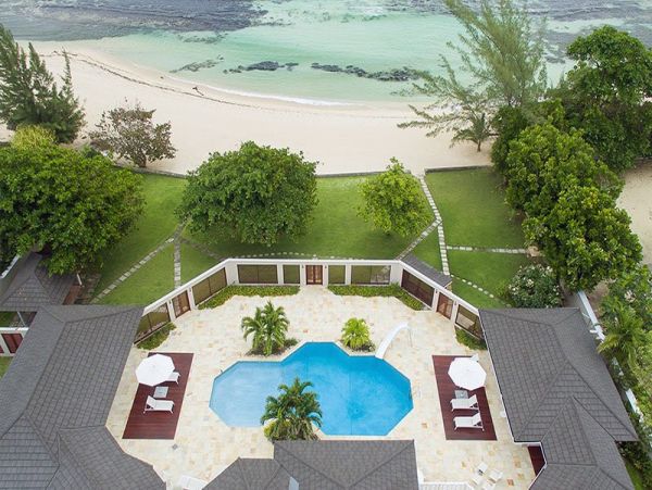 Beachfront Jamaica 7 Bedroom Villa with Pool Sleeps 18