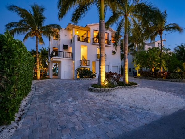 Luxury Florida Key Waterside Villa with Private Pool & Spa