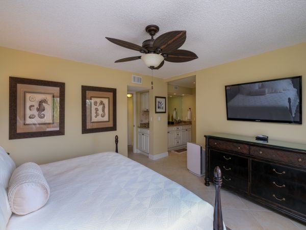 Luxury Florida Key Waterside Villa with Private Pool & Spa