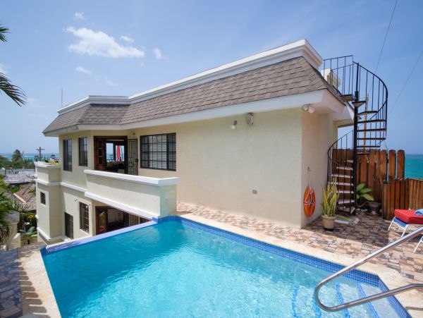Jamaica Home 965139