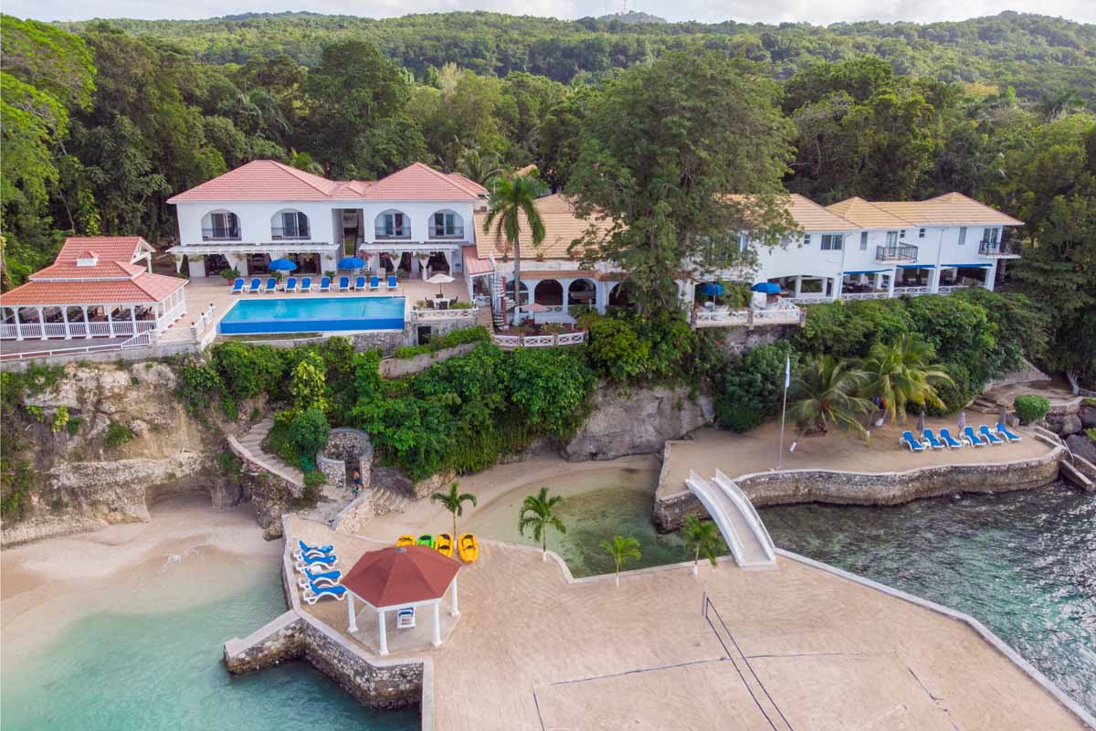 Beachfront 12 Bedroom Villa in Jamaica with Pool & Views