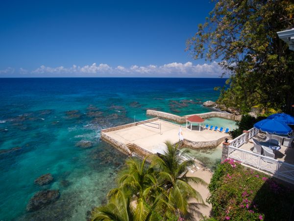 Beachfront 12 Bedroom Villa in Jamaica with Pool & Views