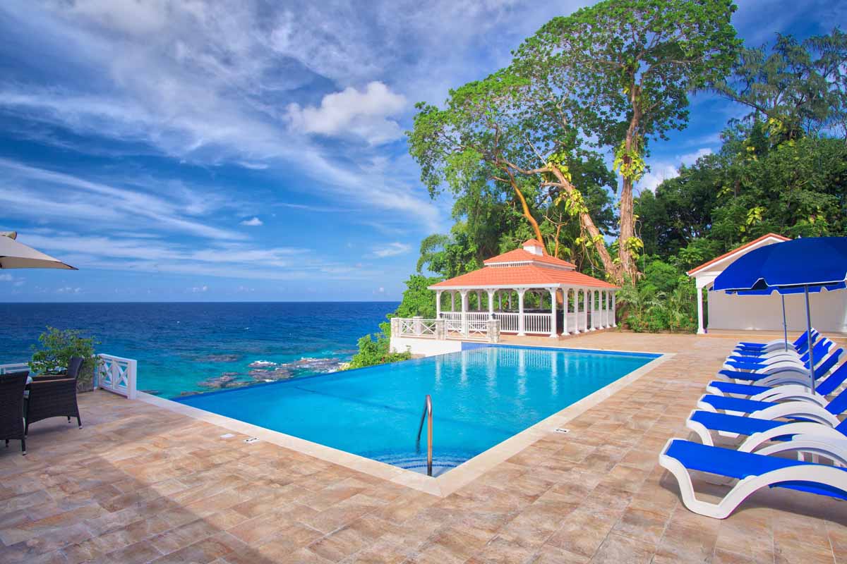 Beachfront 12 Bedroom Villa in Jamaica with Pool & Views