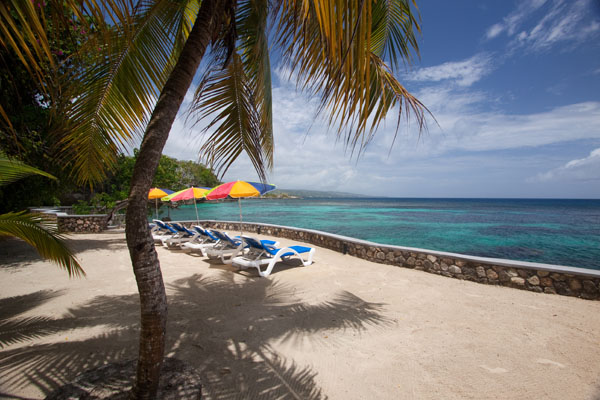Beachfront 12 Bedroom Villa in Jamaica with Pool & Views