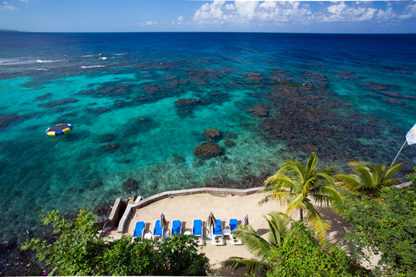 Beachfront 12 Bedroom Villa in Jamaica with Pool & Views