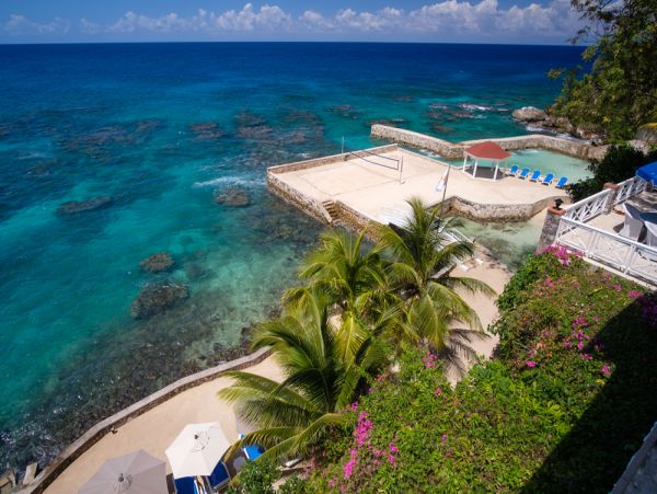 Beachfront 12 Bedroom Villa in Jamaica with Pool & Views