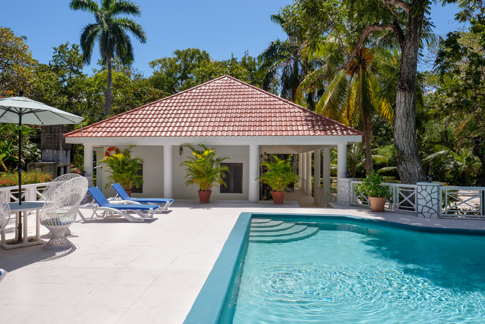Beachfront 12 Bedroom Villa in Jamaica with Pool & Views