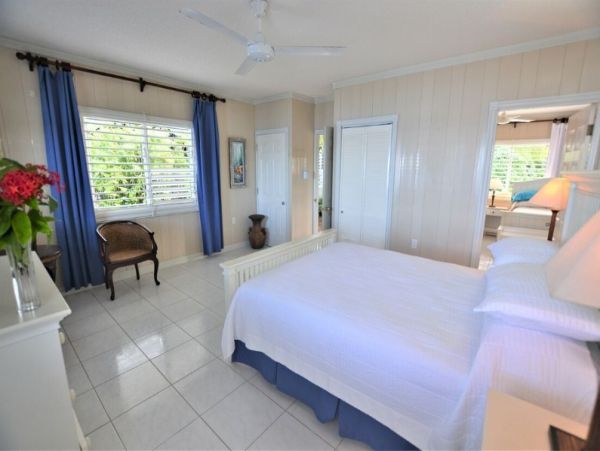 Serene Oceanfront Escape - 6 Bedroom Villa with Pool, Private Staff & Panoramic Views