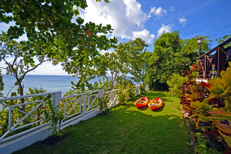 Serene Oceanfront Escape - 6 Bedroom Villa with Pool, Private Staff & Panoramic Views