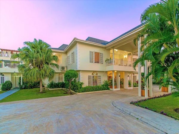 Jamaica Home 965185