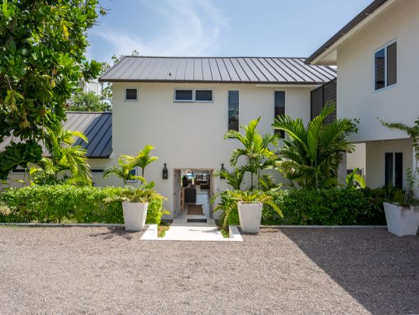 Jamaica Home 965207