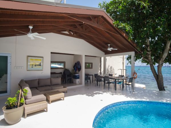 Jamaica Home 965207