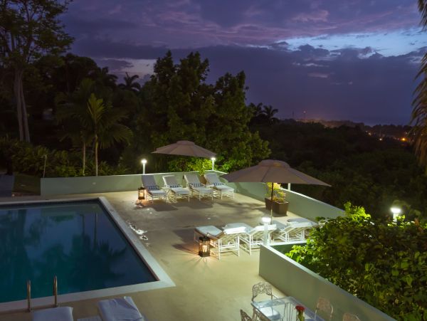 Jamaica Home 965229