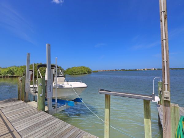 Canal View Sarasota Vacation Home With Three Bedrooms