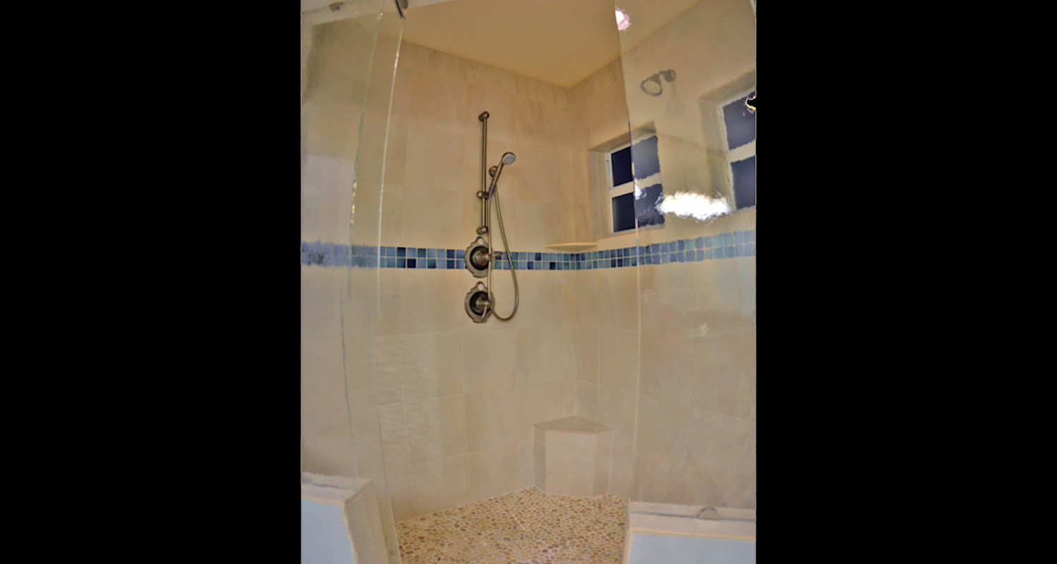 Canal View Sarasota Vacation Home With Three Bedrooms