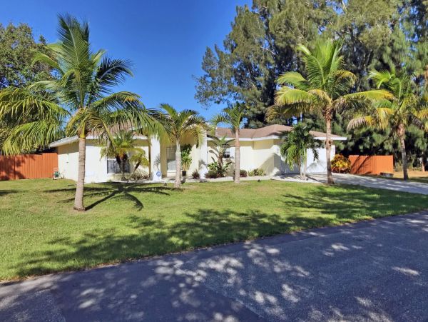 Sarasota Vacation Pool Home For Rent