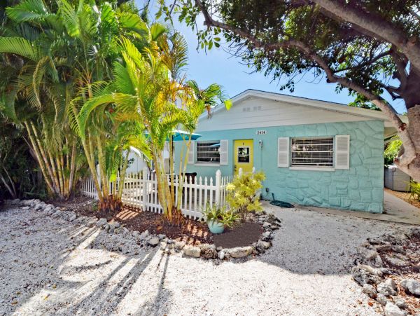 Bradenton Beach Great Value Vacation Cottage Walk To Beach