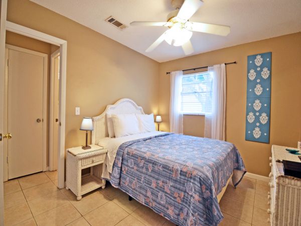 Bradenton Beach Great Value Vacation Cottage Walk To Beach