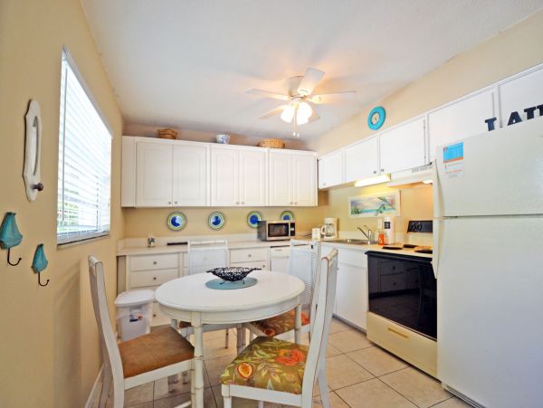 Bradenton Beach Great Value Vacation Cottage Walk To Beach