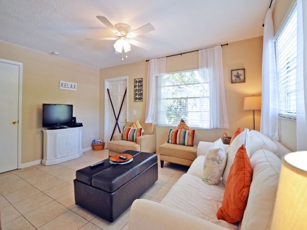 Bradenton Beach Great Value Vacation Cottage Walk To Beach