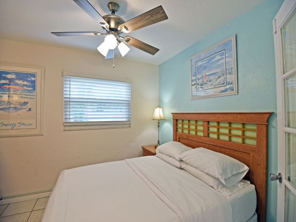 Beachside Vacation Rental Cottage with Heated Pool 8 Guests
