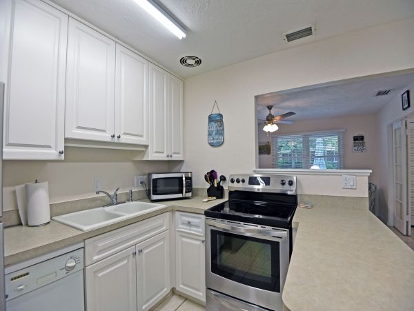 Beachside Vacation Rental Cottage with Heated Pool 8 Guests