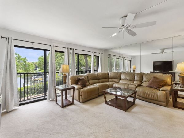 Short Walk to Beach Siesta Key Vacation Condo Three Bedroom