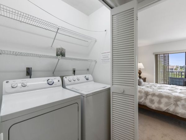 Short Walk to Beach Siesta Key Vacation Condo Three Bedroom