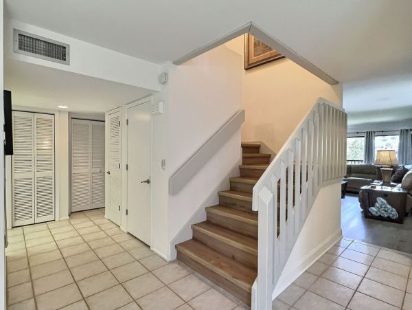 Short Walk to Beach Siesta Key Vacation Condo Three Bedroom