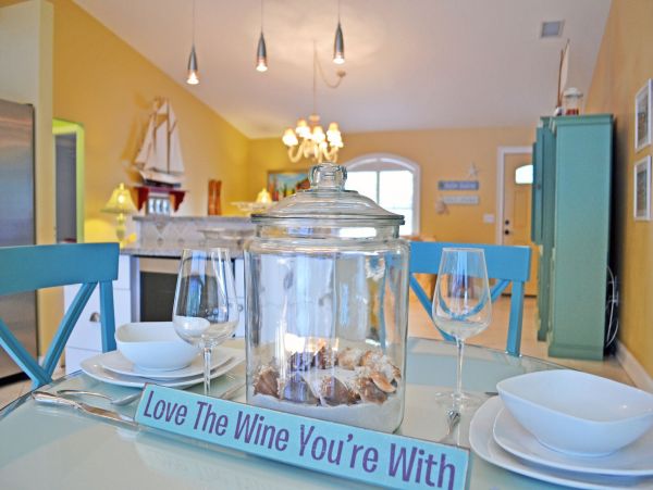 Caged Pool Sarasota Vacation Home Three Bedrooms Sleeps 6