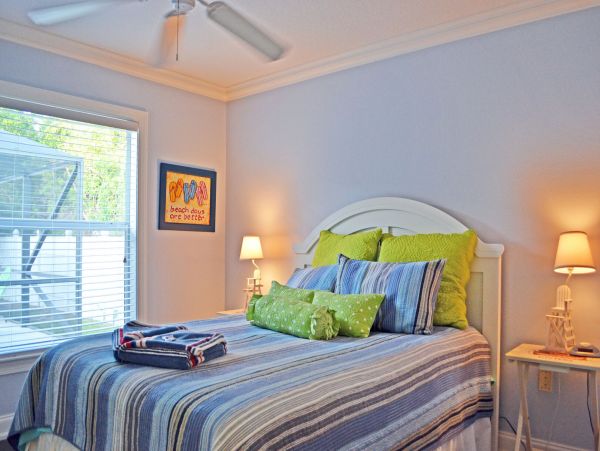 Caged Pool Sarasota Vacation Home Three Bedrooms Sleeps 6