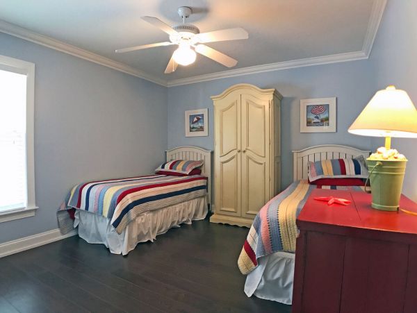 Caged Pool Sarasota Vacation Home Three Bedrooms Sleeps 6