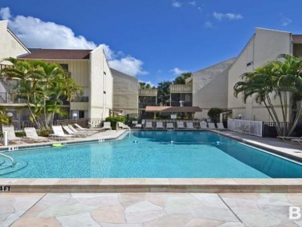 Lovely Bay to Beach Siesta Key Condo.