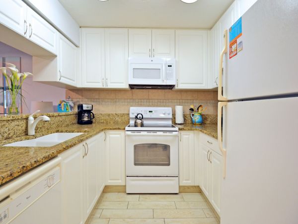 Lovely Bay to Beach Siesta Key Condo.