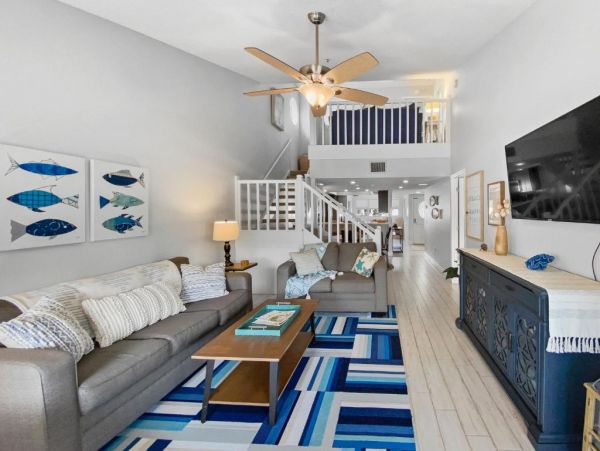 Siesta Key Vacation Rental: Spacious 3-Bedroom Townhome