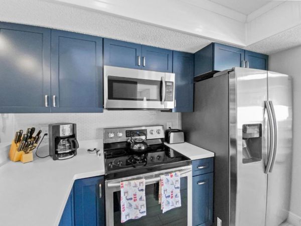 Siesta Key Vacation Rental: Spacious 3-Bedroom Townhome