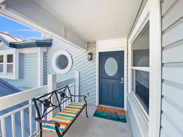 Siesta Key Vacation Rental: Spacious 3-Bedroom Townhome