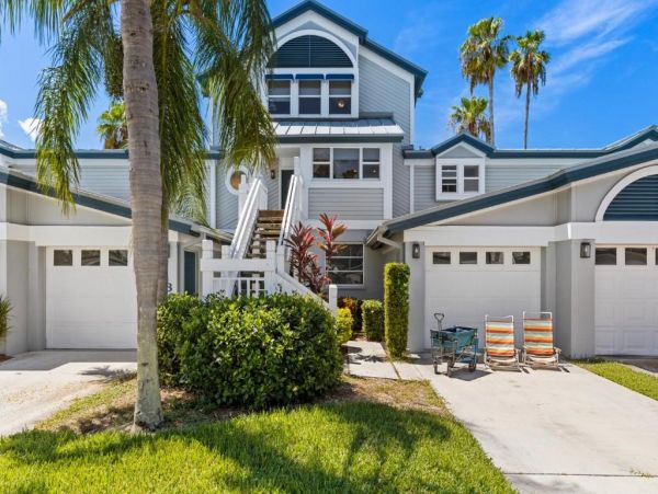 Siesta Key Vacation Rental: Spacious 3-Bedroom Townhome