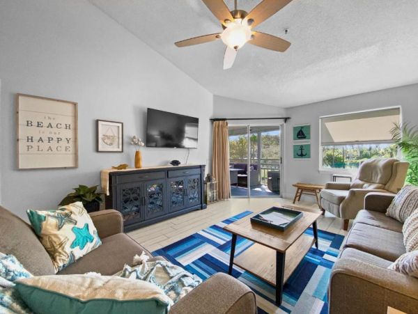 Siesta Key Vacation Rental: Spacious 3-Bedroom Townhome