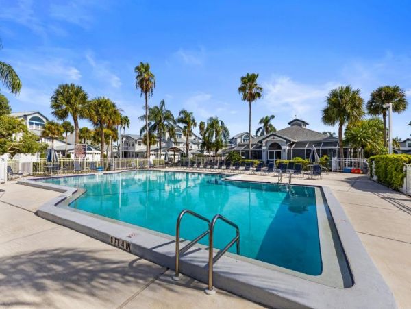 Siesta Key Vacation Rental: Spacious 3-Bedroom Townhome