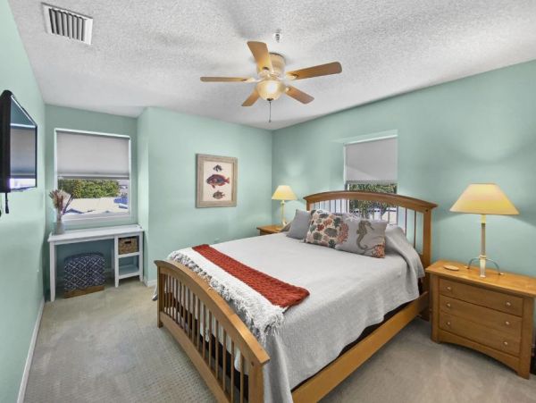 Siesta Key Vacation Rental: Spacious 3-Bedroom Townhome