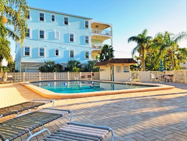 Two Bedroom Condo on Siesta Key Sleeps Six Guests