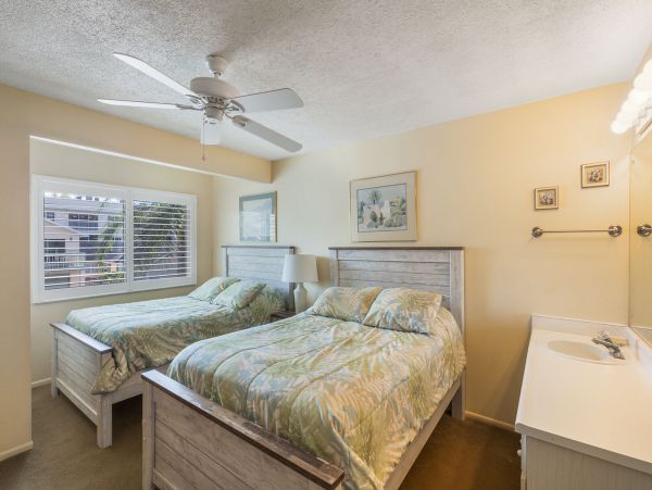 Two Bedroom Condo on Siesta Key Sleeps Six Guests