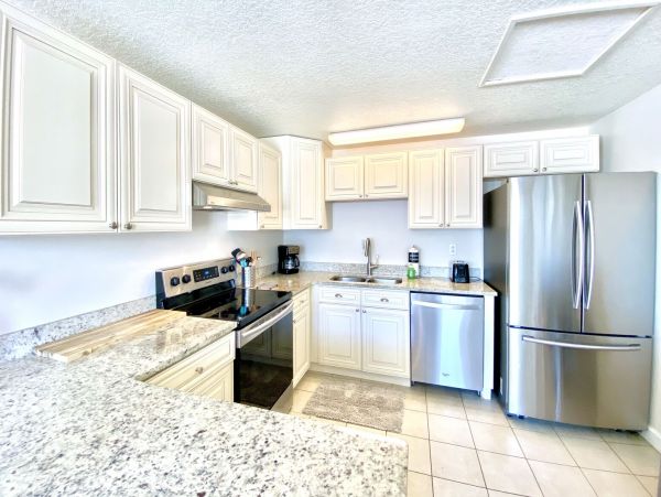 Two Bedroom Holmes Beach Vacation Condo Steps To Beach