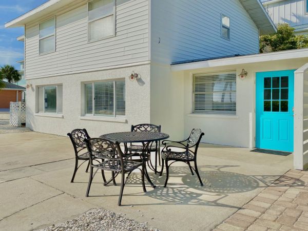 Two Bedroom Holmes Beach Vacation Condo Steps To Beach