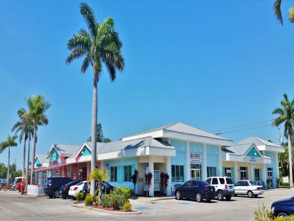 Two Bedroom Holmes Beach Vacation Condo Steps To Beach