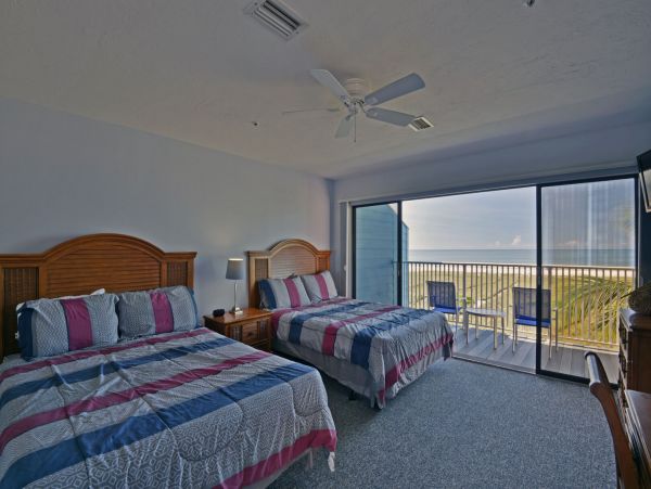 Siesta Key Vacation Condo Located At Beach Sleeps 16 Guests