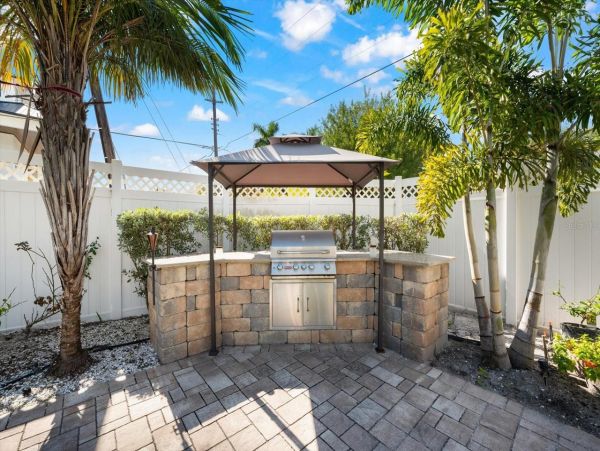 Luxury Island Retreat Awaits in this Siesta Key Pool Home