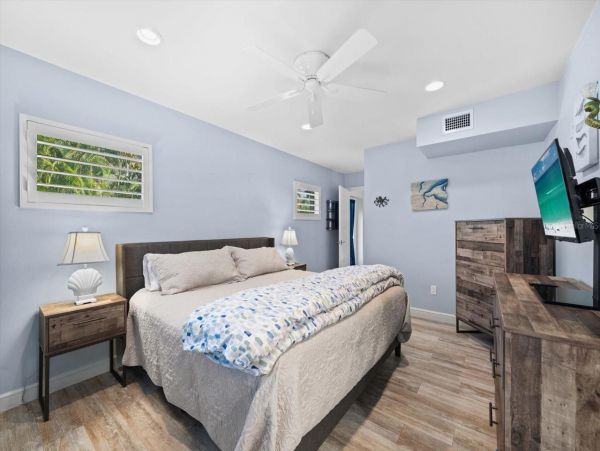 Luxury Island Retreat Awaits in this Siesta Key Pool Home